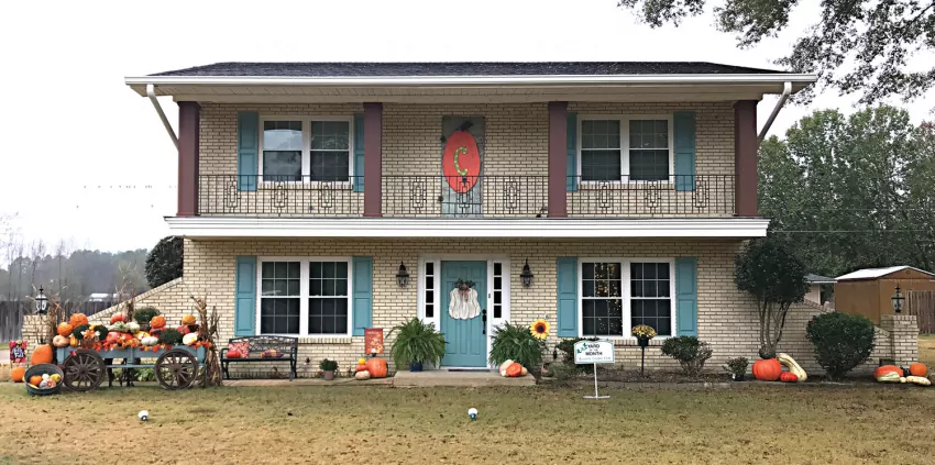 Congratulations to my neighbors, Lee and Katie Crenshaw, on receiving the Yard of the Month award.  So very deserving and during fall they really out-do themselves each year!