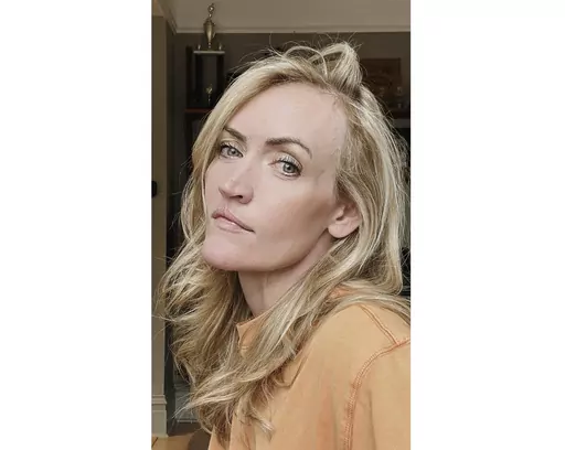This image released by Peter Ashdown shows a selfie of mommy blogger Heather Armstrong in Salt Lake City on April 1, 2023. Armstrong, died by suicide, her boyfriend Pete Ashdown told The Associated Press, saying he found her Tuesday night, May 9, 2023, at their Salt Lake City home. She was 47. She laid bare her struggles as a mother and her battles with depression and alcoholism on her site Dooce.com and on social media. (Peter Ashdown via AP)