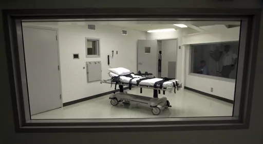 Alabama's lethal injection chamber at Holman Correctional Facility in Atmore, Ala., is pictured in this Oct. 7, 2002 file photo. Kenneth Smith, 58, is scheduled to be executed Jan. 25, 2024, at a south Alabama prison by nitrogen gas, a method that has never been used to put a person to death. The 11th U.S. Circuit Court of Appeals will hear arguments Friday, Jan. 19, in Smith's bid to stop the execution from going forward. (AP Photo/File)